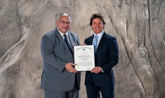 Tom Cruise receives Navy’s highest civilian honor